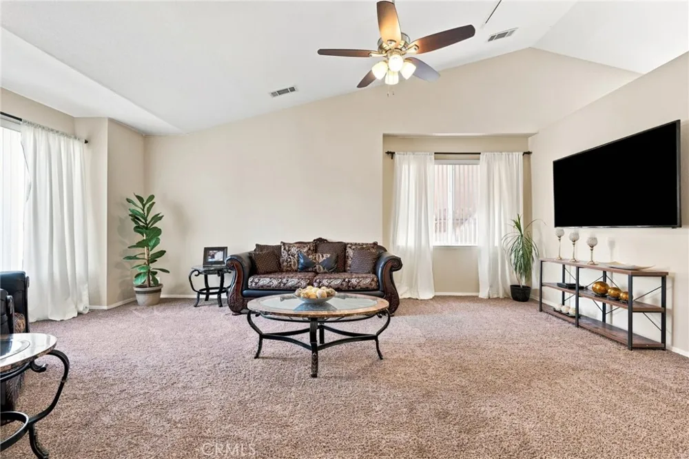 1601 Eaton Dinuba, CA 93618