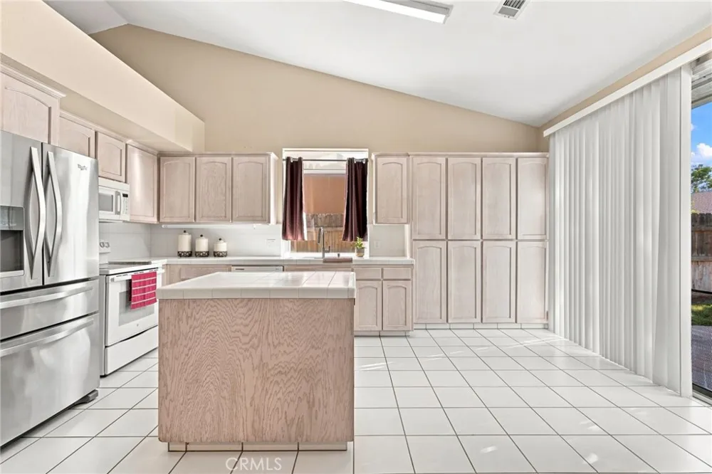 1601 Eaton Dinuba, CA 93618