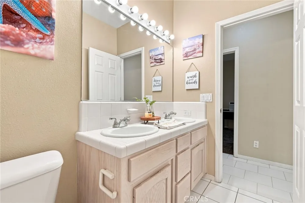 1601 Eaton Dinuba, CA 93618