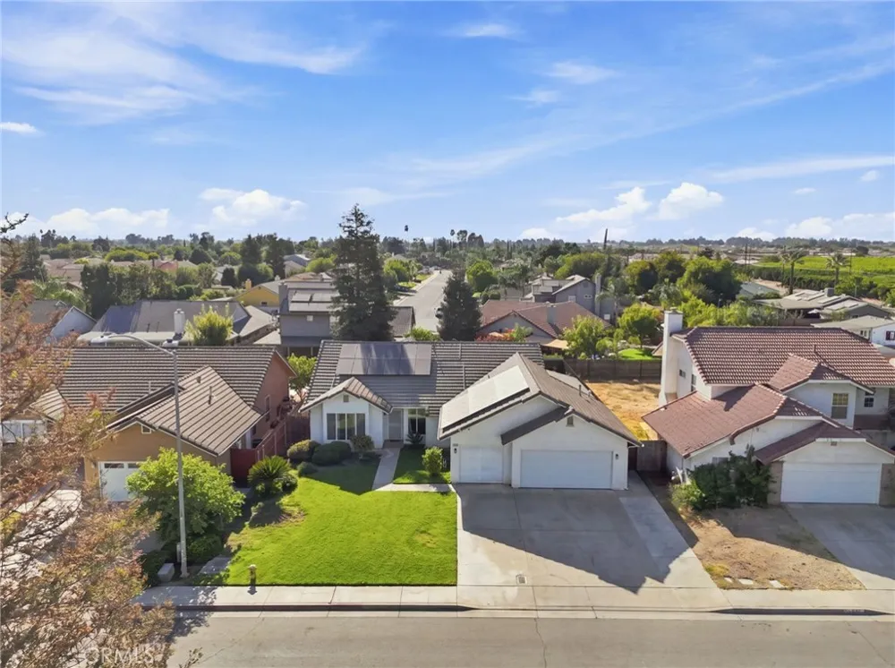 1601 Eaton Dinuba, CA 93618