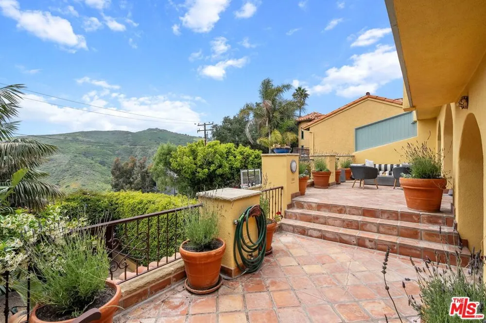 4370 Hillview Dr Malibu, CA 90265