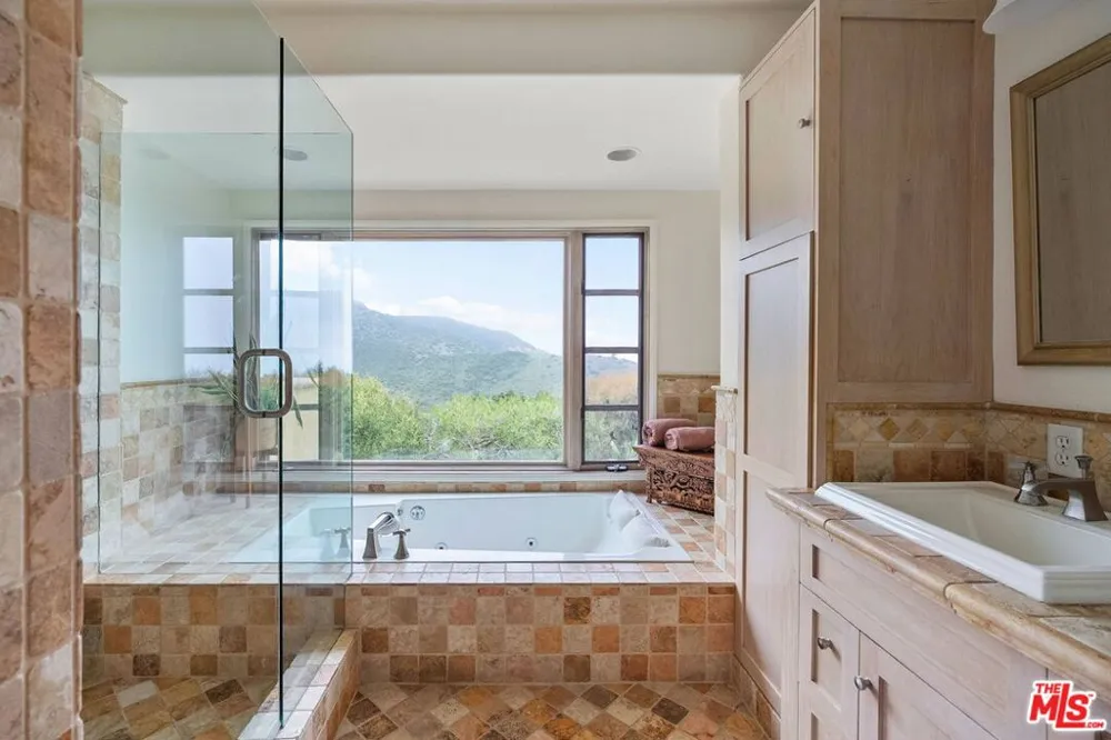 4370 Hillview Dr Malibu, CA 90265
