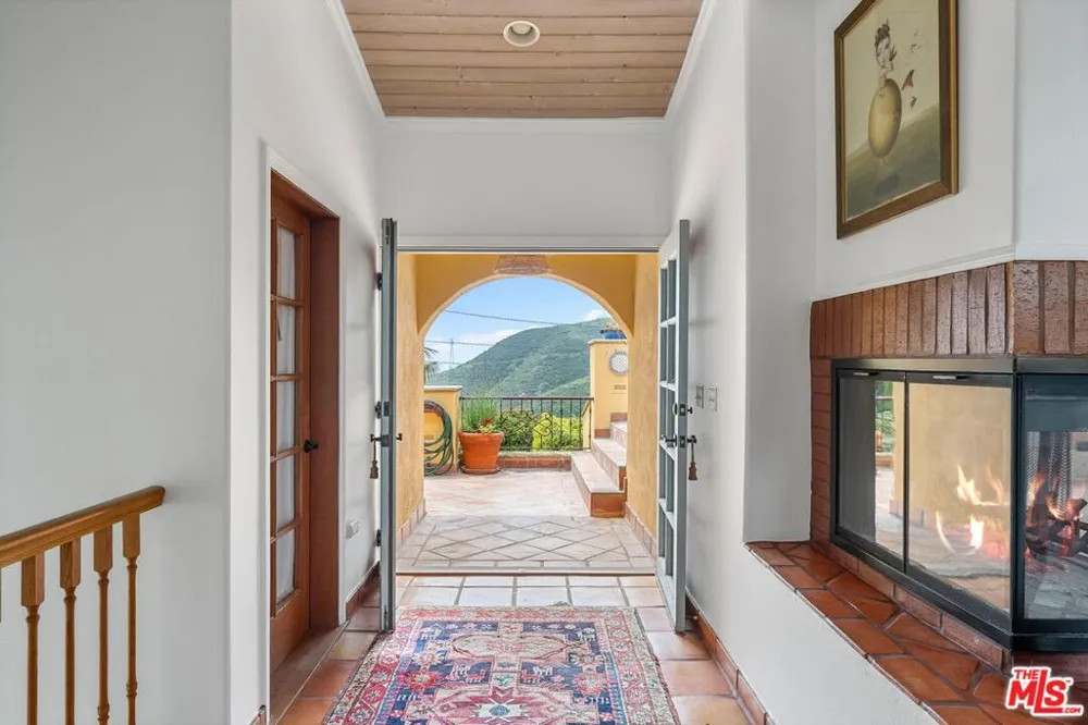 4370 Hillview Dr Malibu, CA 90265