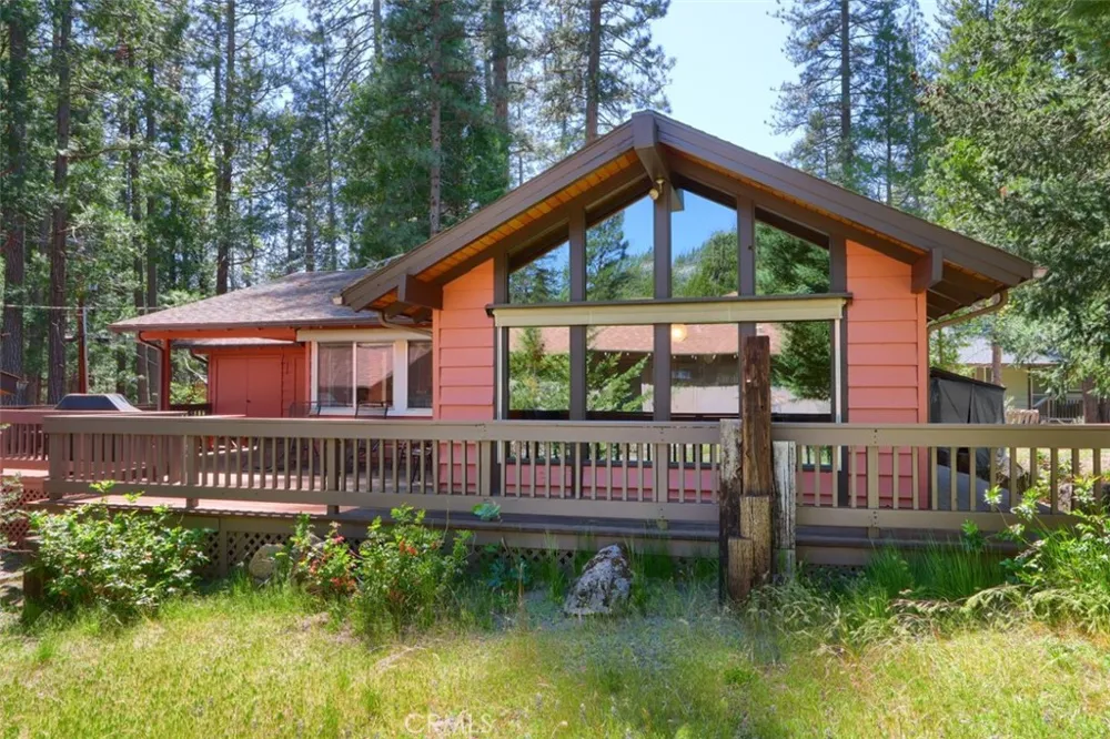 8067 Chilnualna Falls Road Wawona, CA 95389
