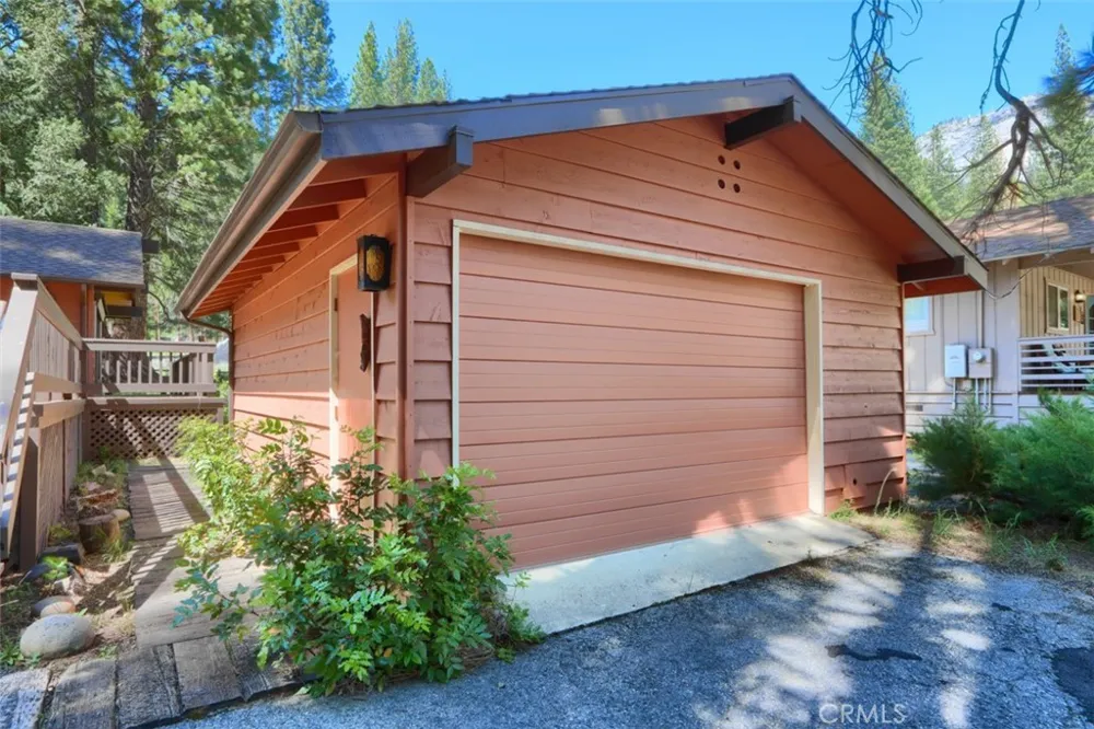 8067 Chilnualna Falls Road Wawona, CA 95389