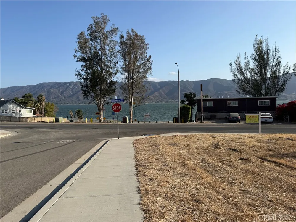 Lakeshore Drive Lake Elsinore, CA 92530