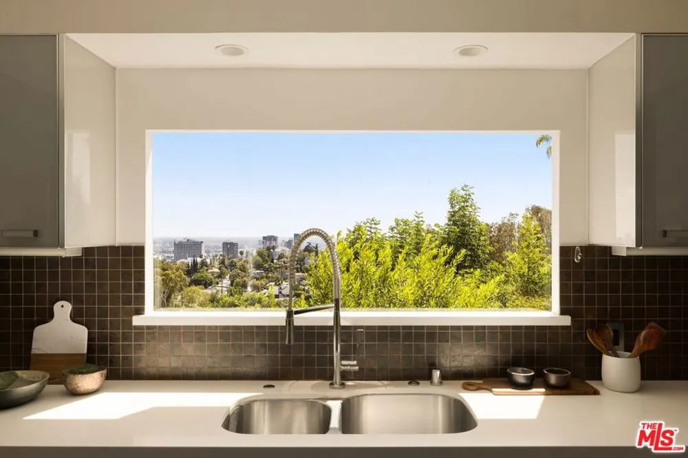 6350 Bryn Mawr Drive Los Angeles, CA 90068