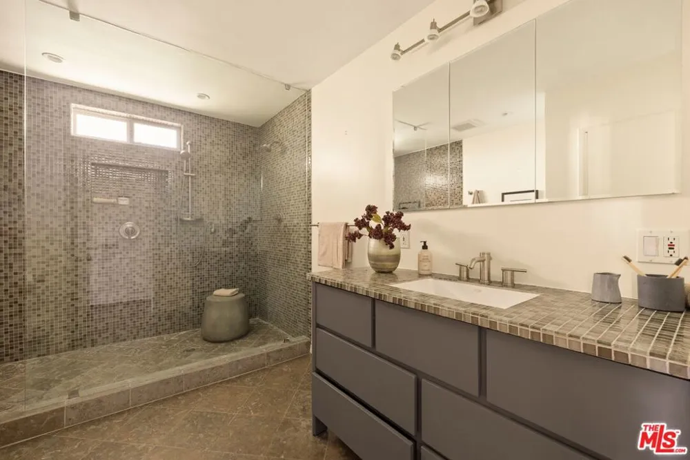 6350 Bryn Mawr Drive Los Angeles, CA 90068
