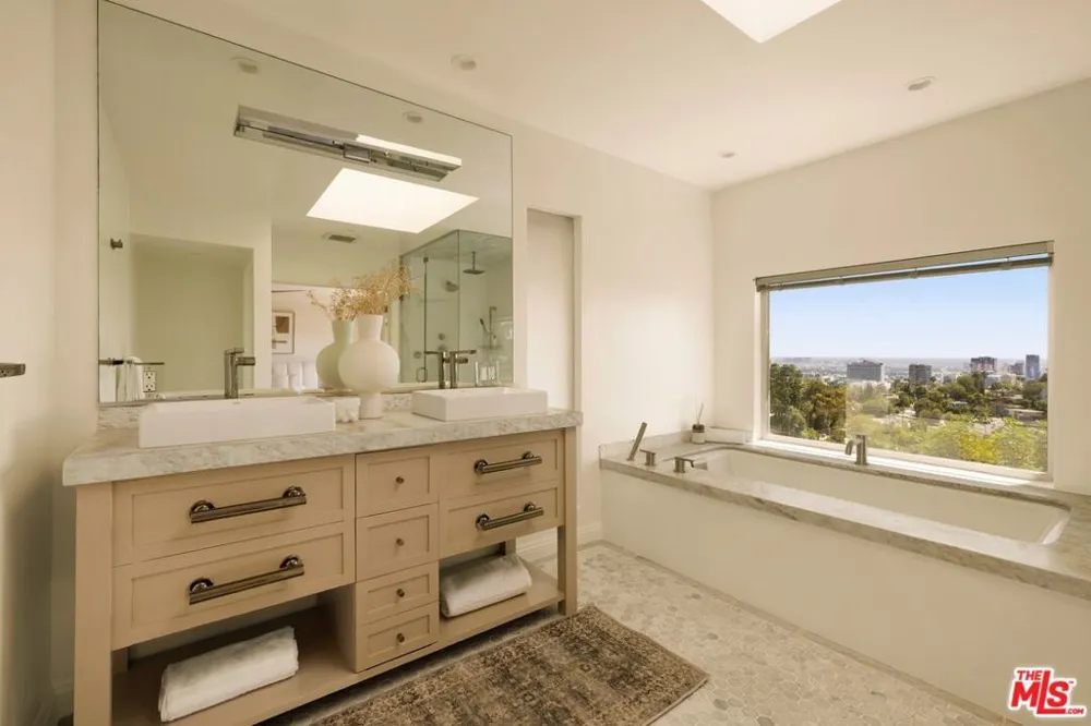 6350 Bryn Mawr Drive Los Angeles, CA 90068