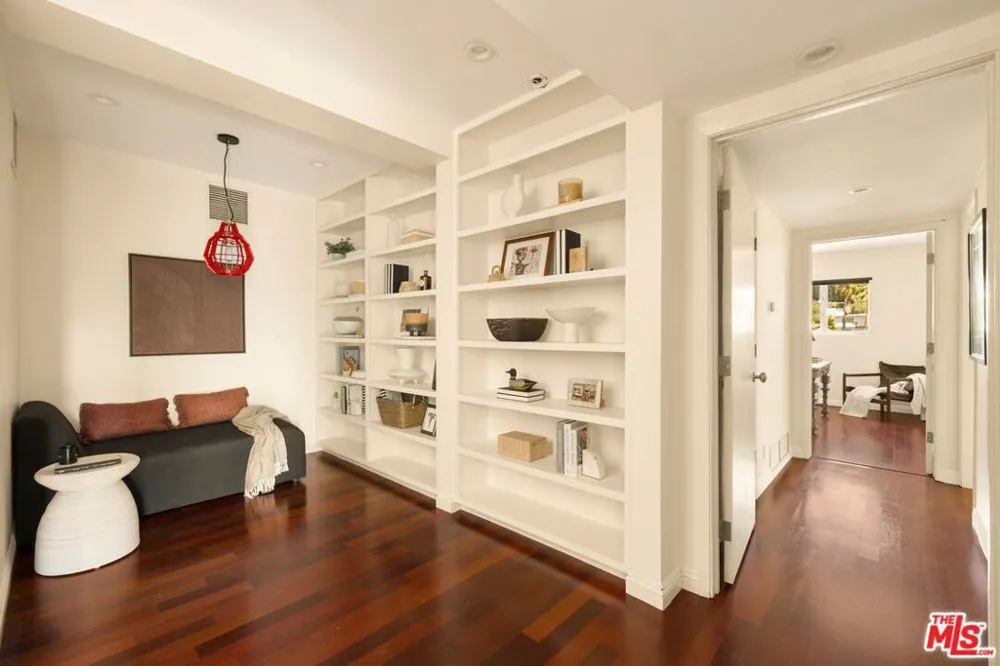 6350 Bryn Mawr Drive Los Angeles, CA 90068