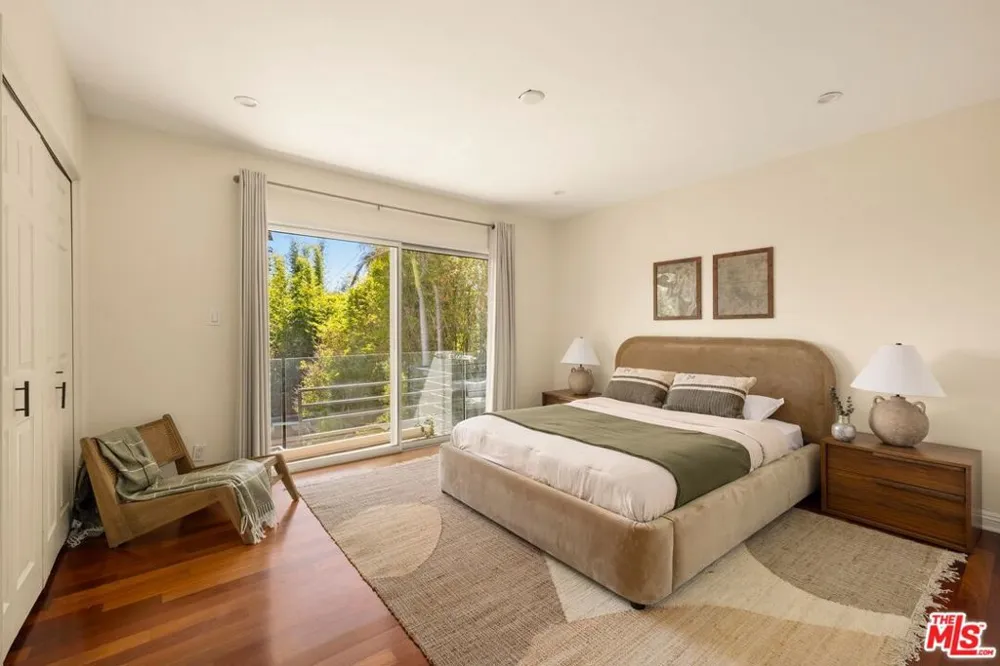 6350 Bryn Mawr Drive Los Angeles, CA 90068
