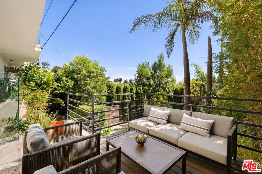 6350 Bryn Mawr Drive Los Angeles, CA 90068