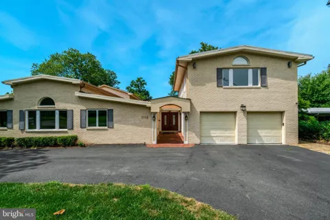 7113 CAROL LANE