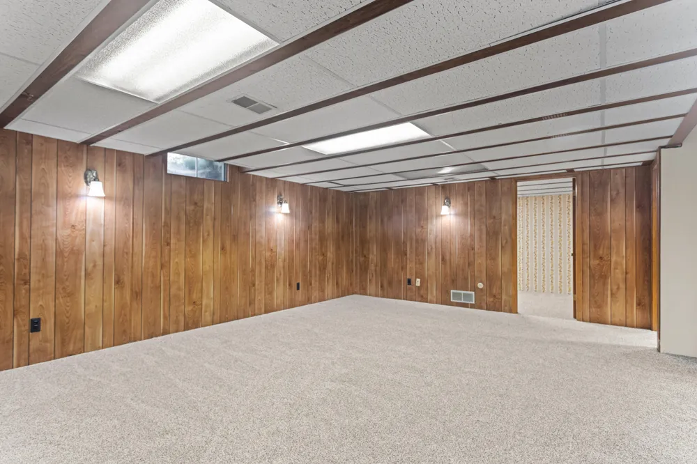 5784 Leisure South Drive SE Kentwood, MI 49548