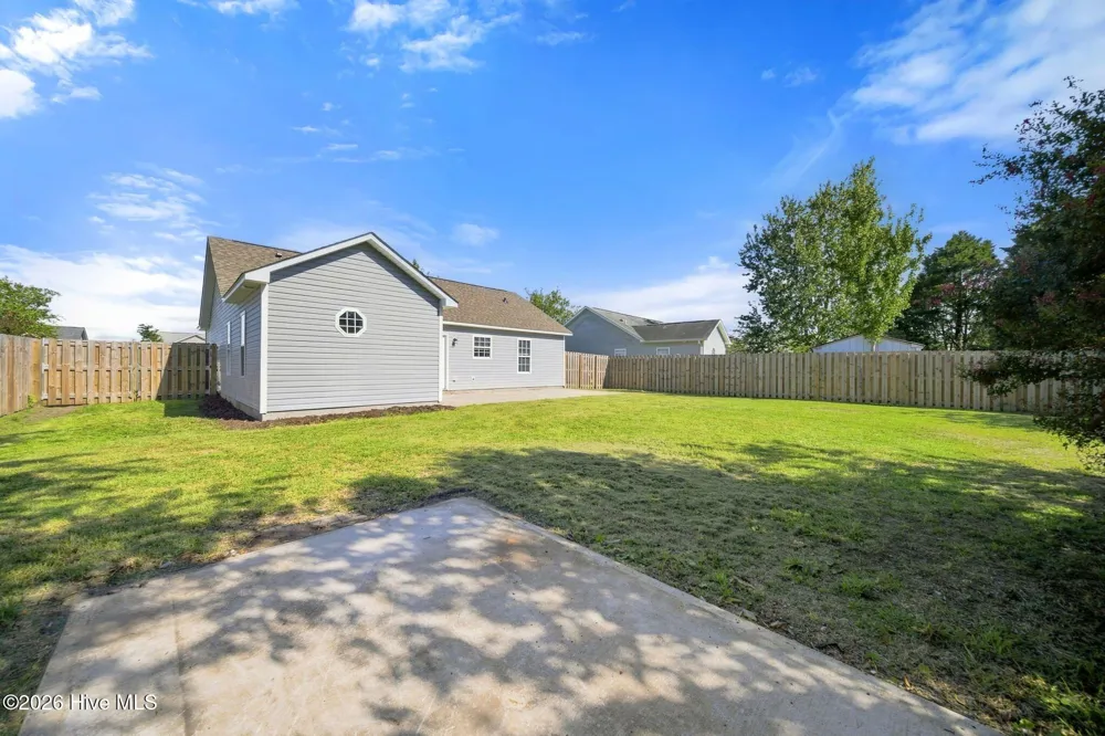 7414 Whitney Drive Wilmington, NC 28411