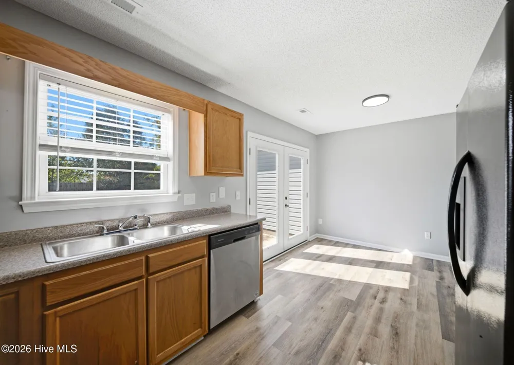 7414 Whitney Drive Wilmington, NC 28411