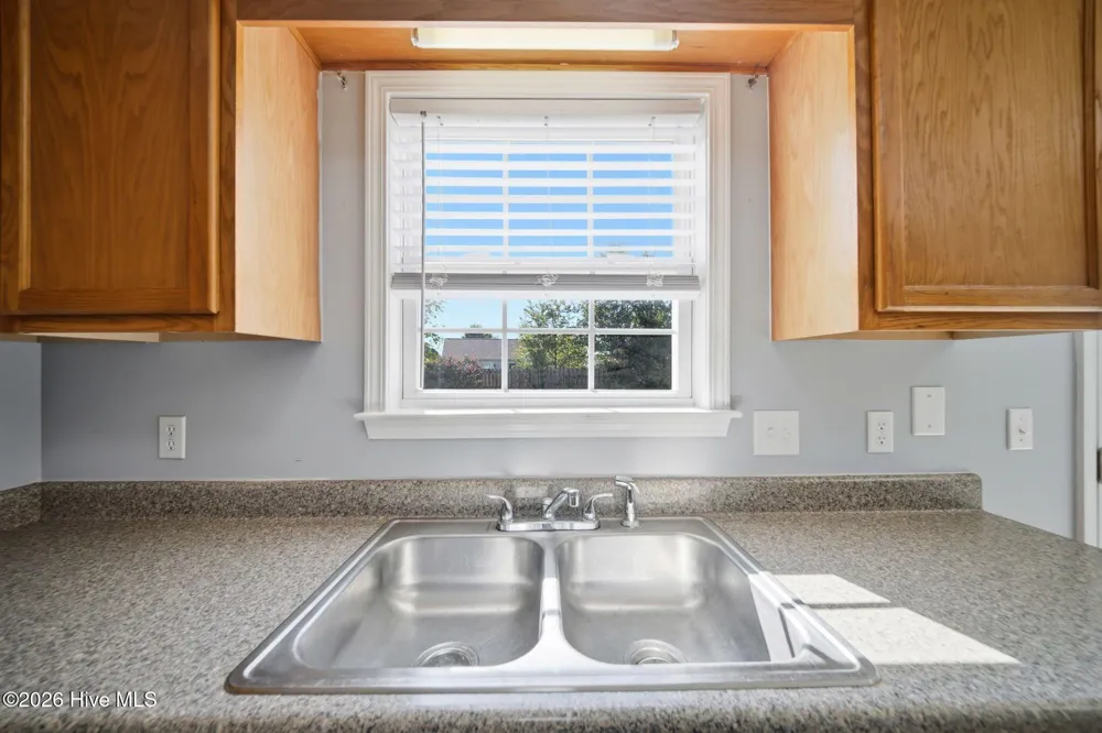 7414 Whitney Drive Wilmington, NC 28411