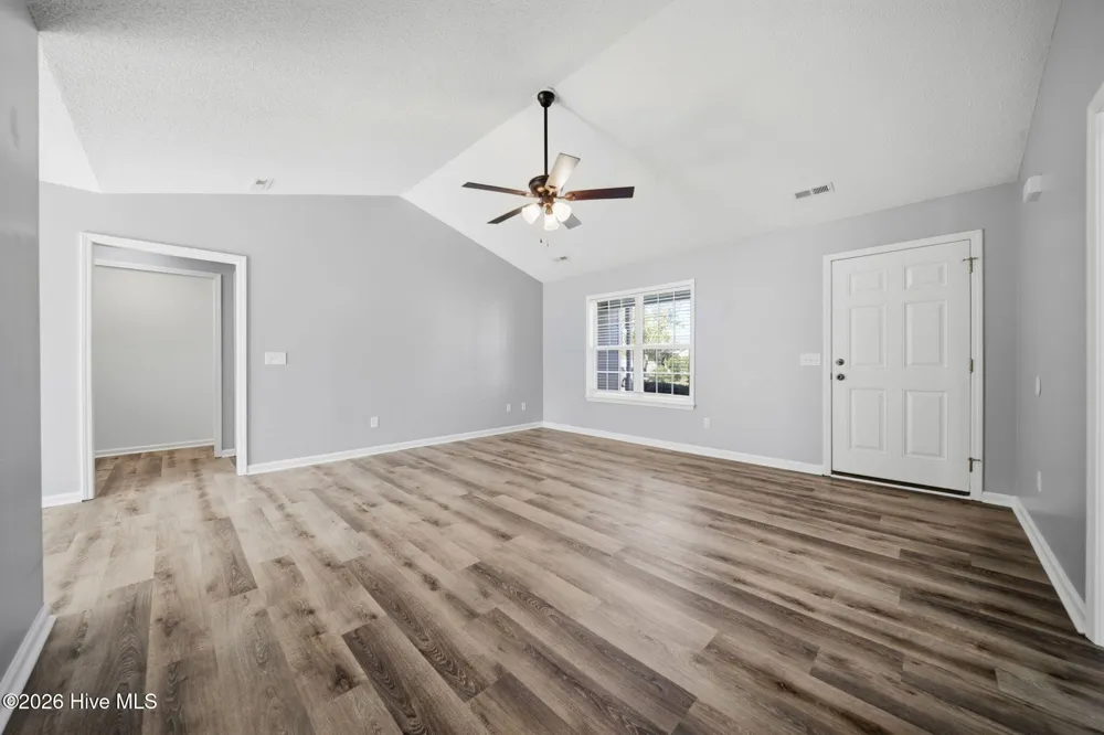 7414 Whitney Drive Wilmington, NC 28411