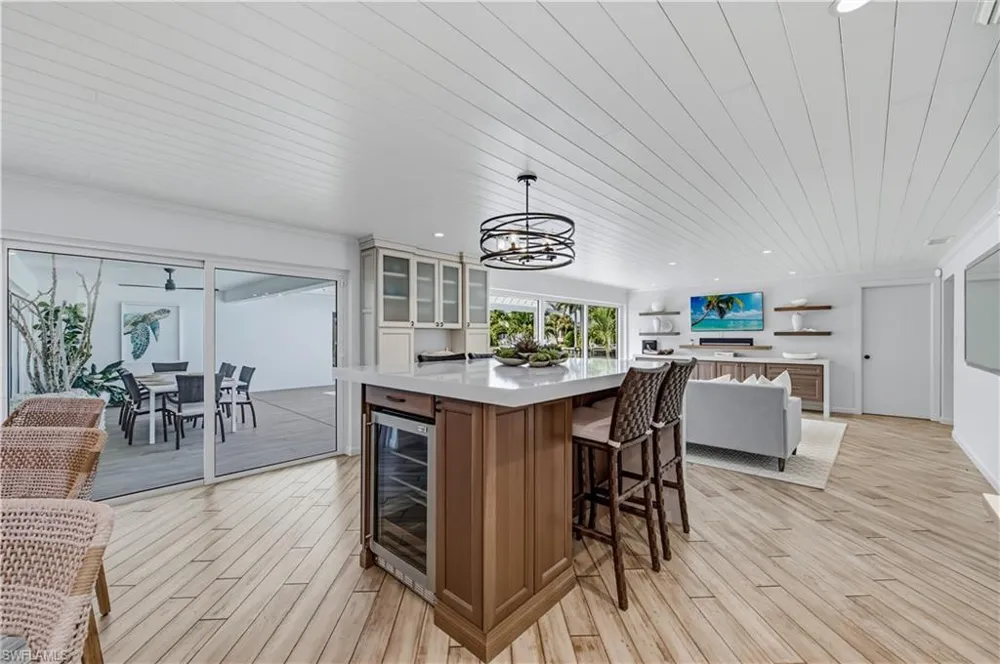 3737 Crayton Road Naples, FL 34103