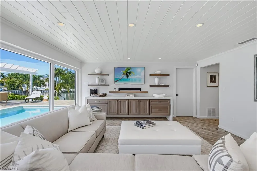 3737 Crayton Road Naples, FL 34103