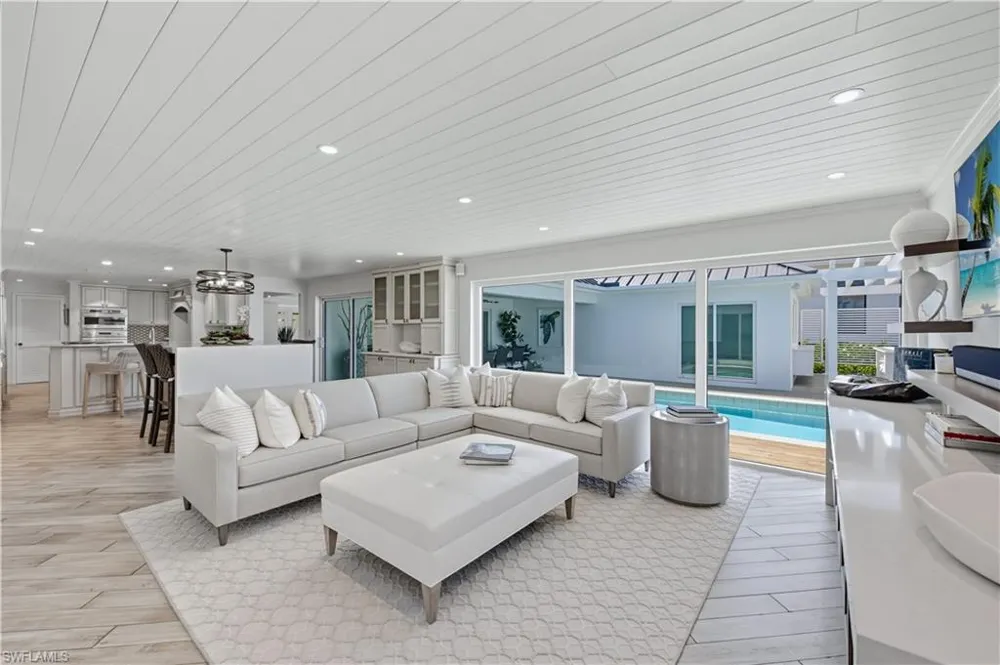 3737 Crayton Road Naples, FL 34103