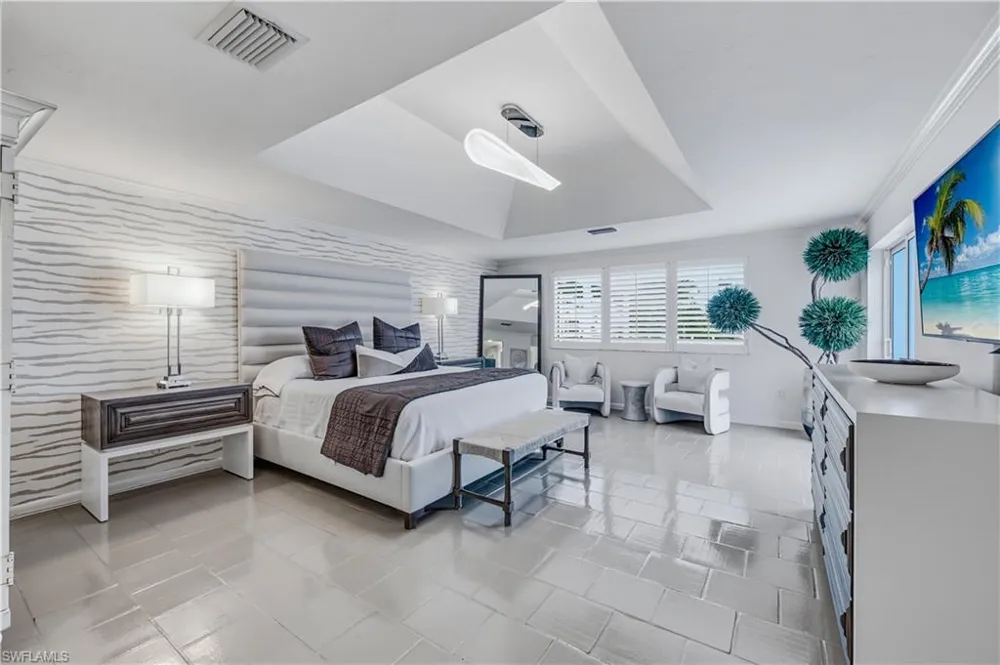 3737 Crayton Road Naples, FL 34103