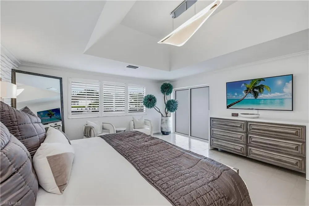 3737 Crayton Road Naples, FL 34103
