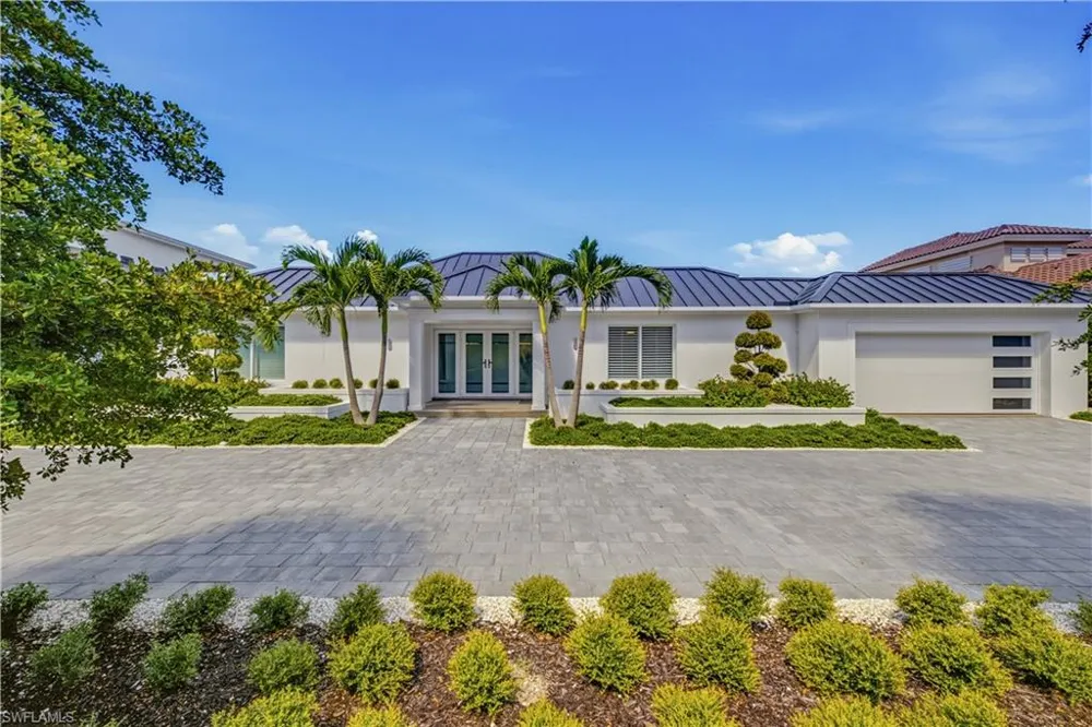 3737 Crayton Road Naples, FL 34103