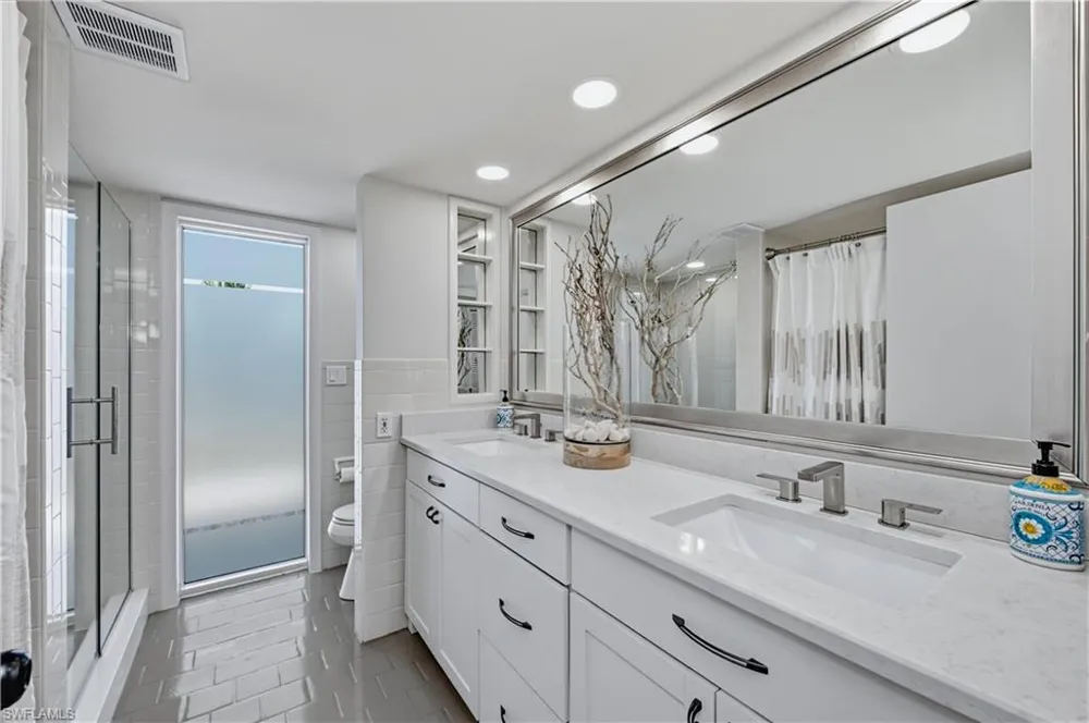 3737 Crayton Road Naples, FL 34103