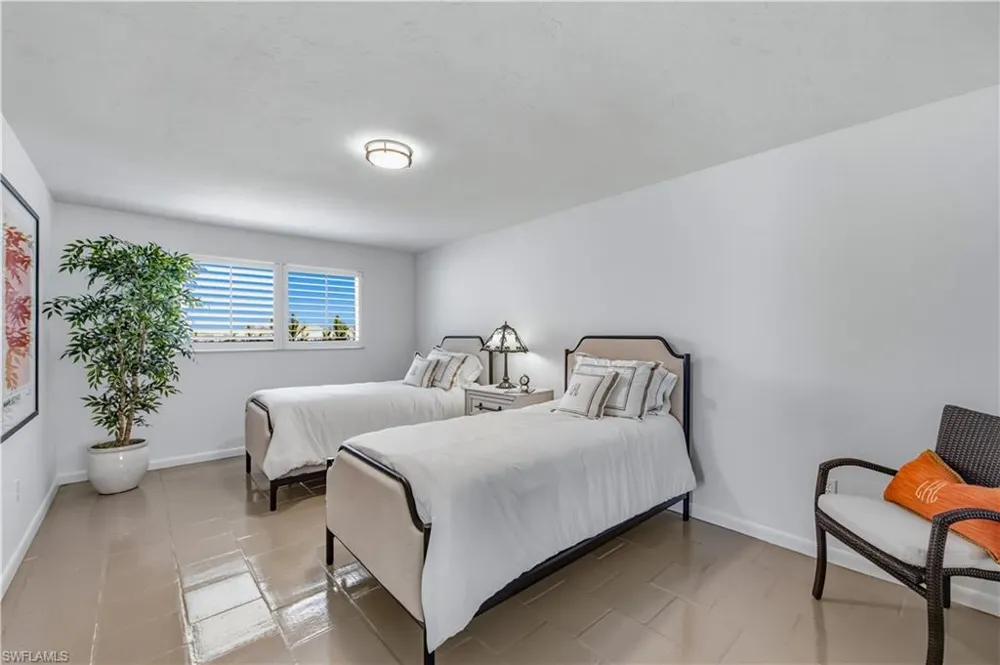 3737 Crayton Road Naples, FL 34103
