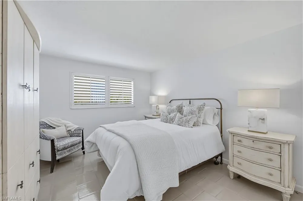 3737 Crayton Road Naples, FL 34103
