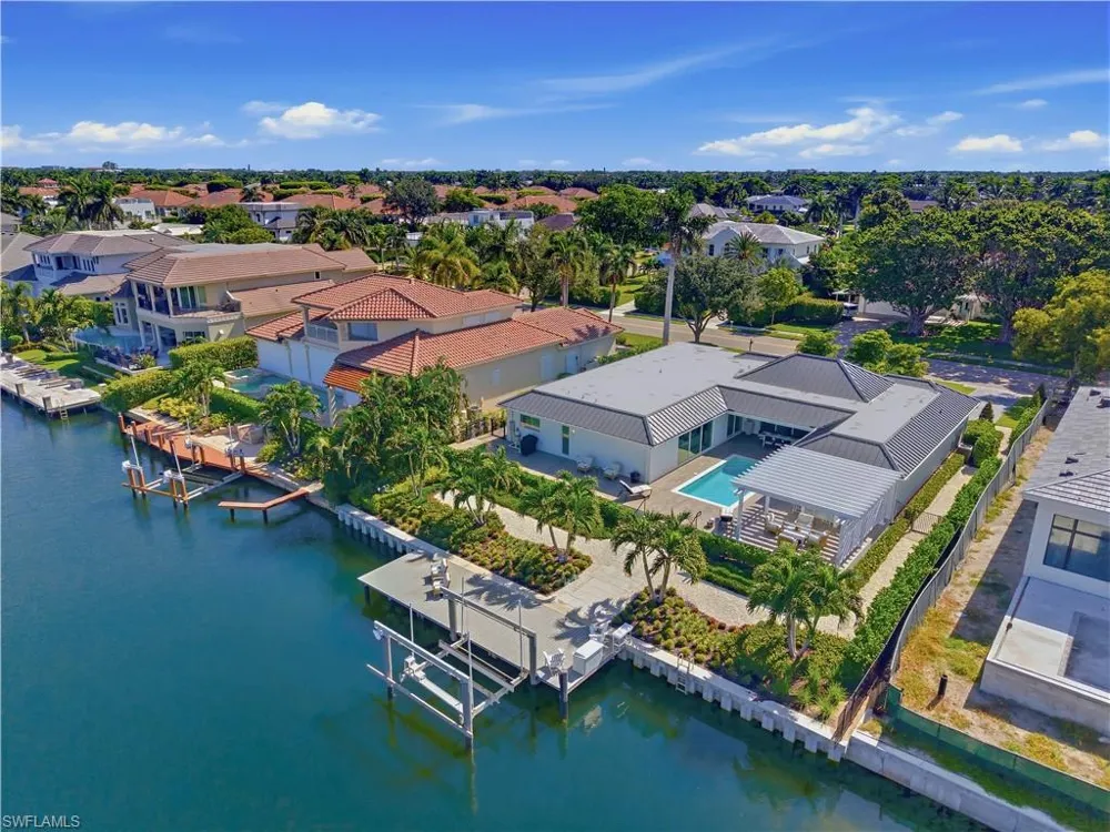 3737 Crayton Road Naples, FL 34103
