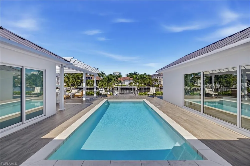 3737 Crayton Road Naples, FL 34103