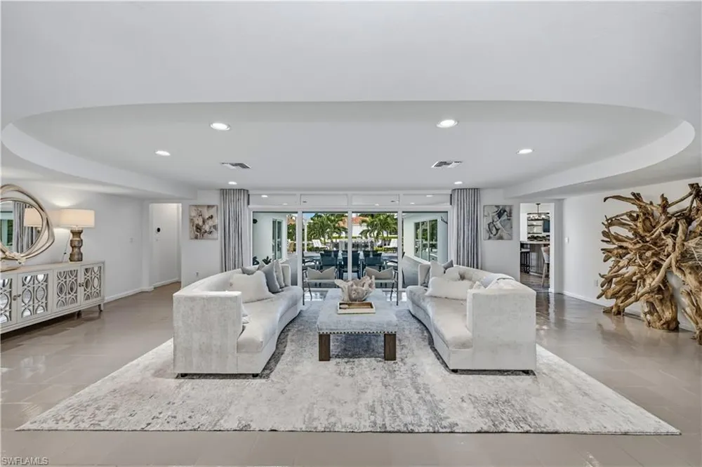 3737 Crayton Road Naples, FL 34103