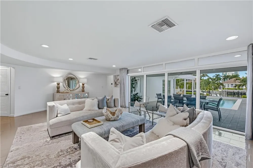3737 Crayton Road Naples, FL 34103