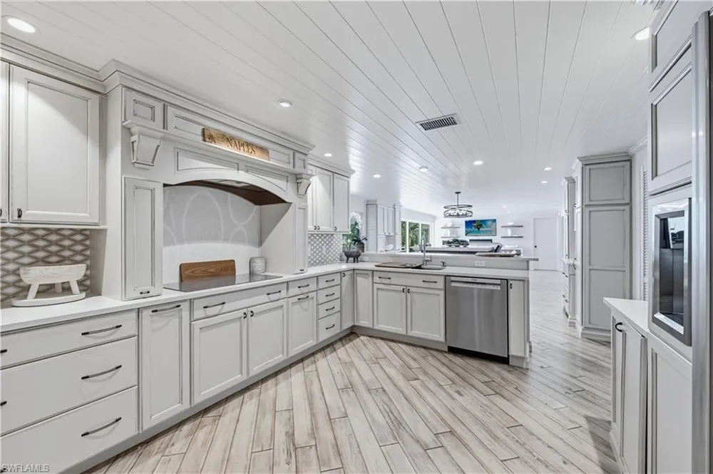 3737 Crayton Road Naples, FL 34103
