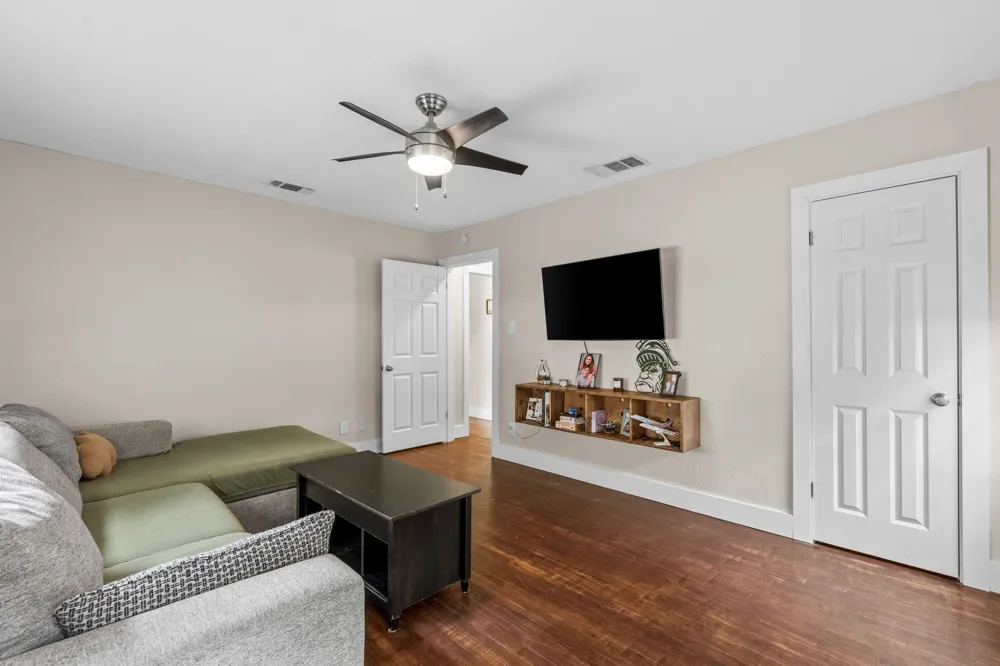 2909 Ryan Place Drive Fort Worth, TX 76110