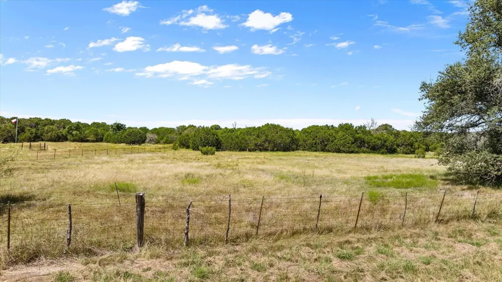 1037 County Road 1011 Glen Rose, TX 76043