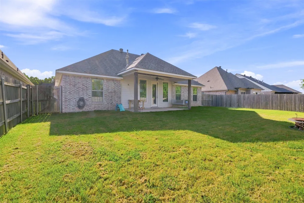202 Jamestowne Boulevard Benton, LA 71006