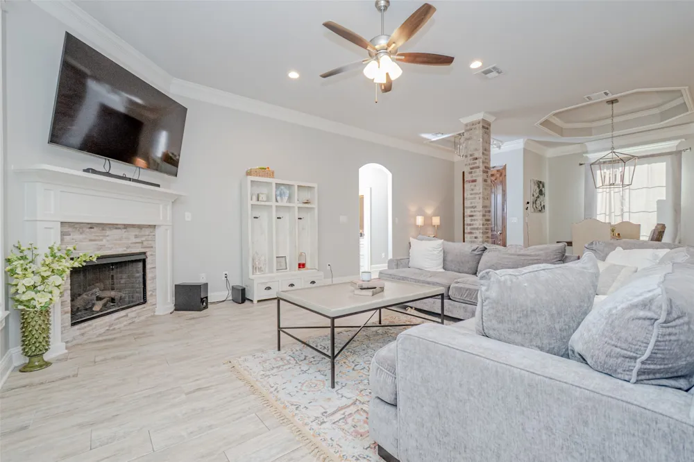 202 Jamestowne Boulevard Benton, LA 71006