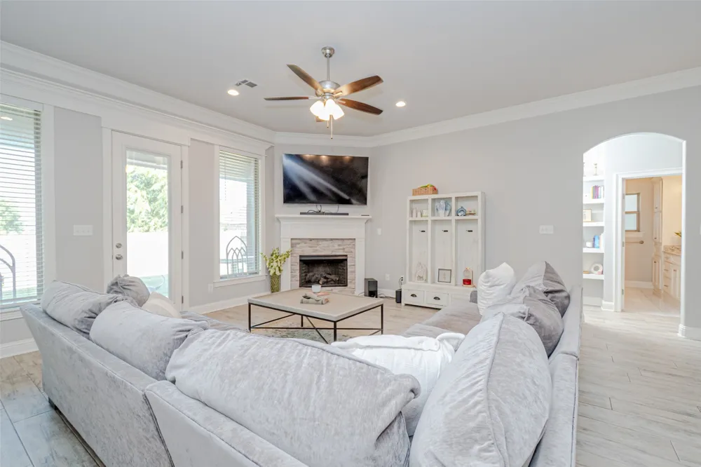202 Jamestowne Boulevard Benton, LA 71006