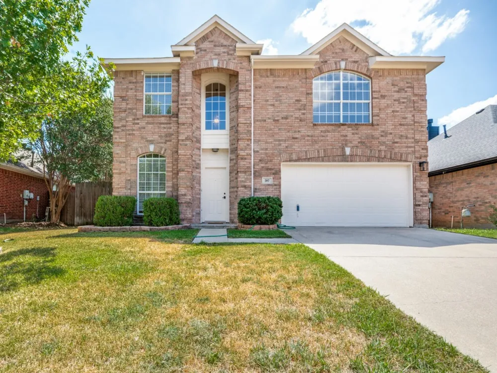 307 Mary Pat Drive Grand Prairie, TX 75052