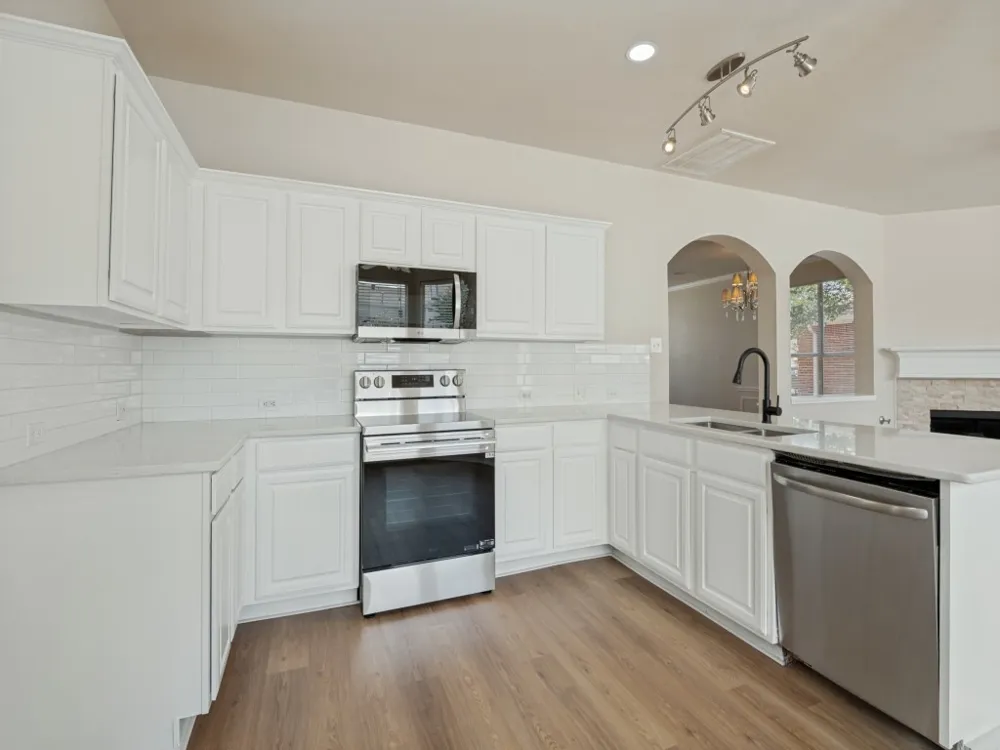 307 Mary Pat Drive Grand Prairie, TX 75052