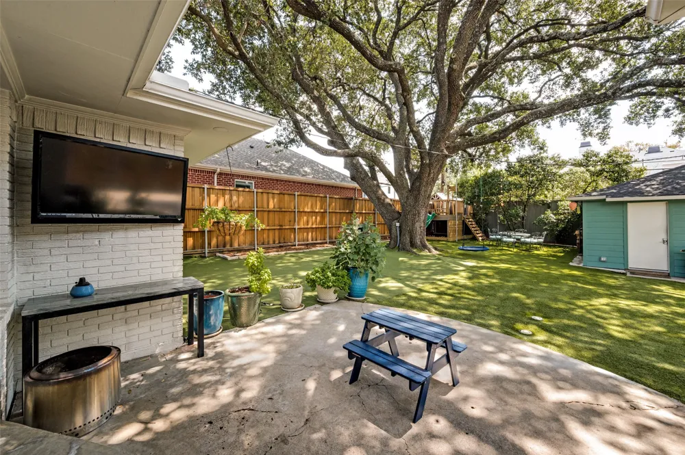 7528 Wentwood Drive Dallas, TX 75225