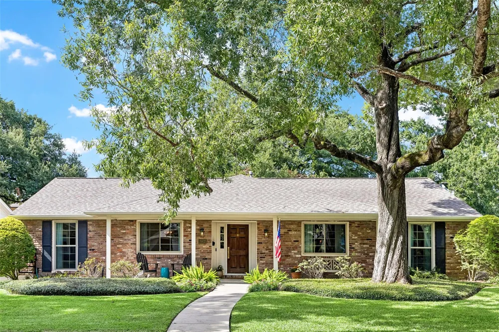 7902 Burgoyne Road Houston, TX 77063