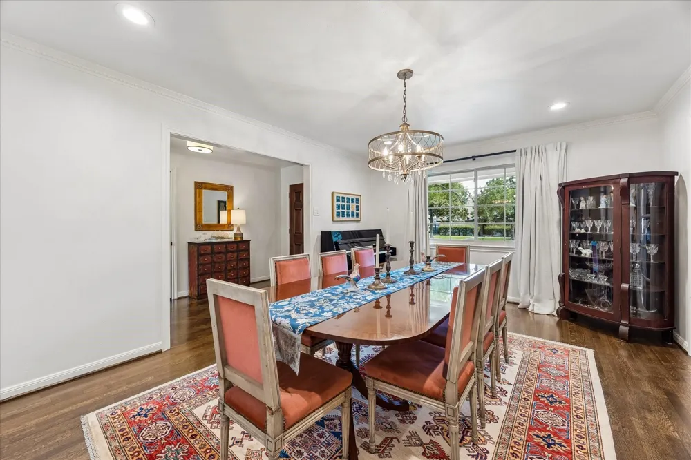 7902 Burgoyne Road Houston, TX 77063