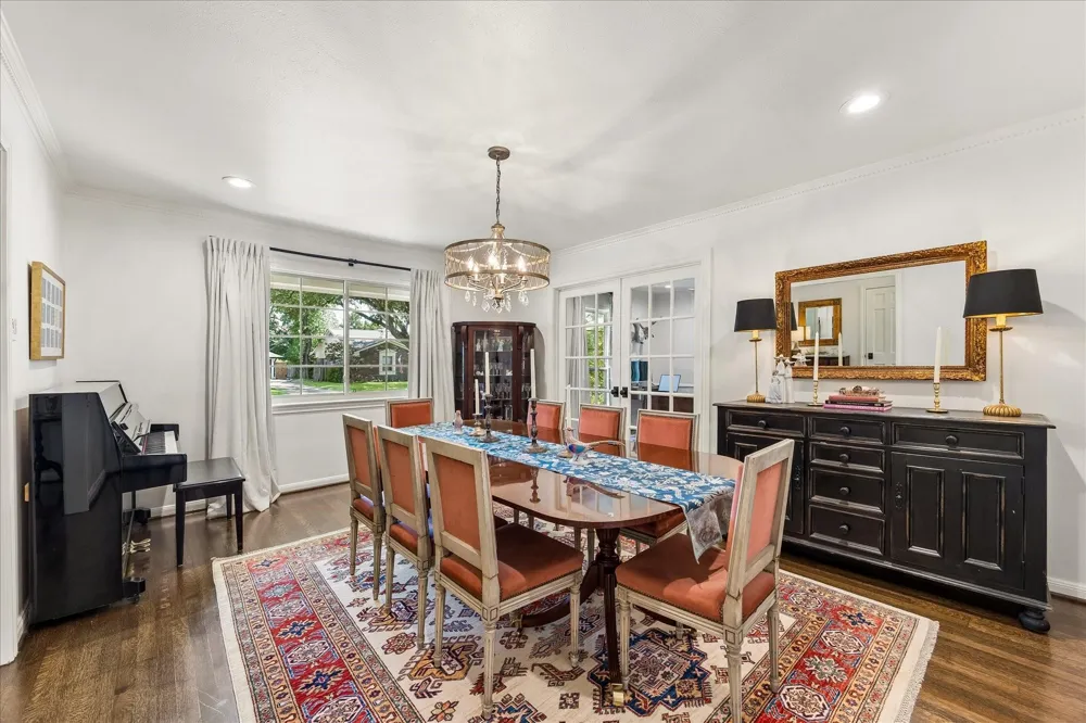 7902 Burgoyne Road Houston, TX 77063