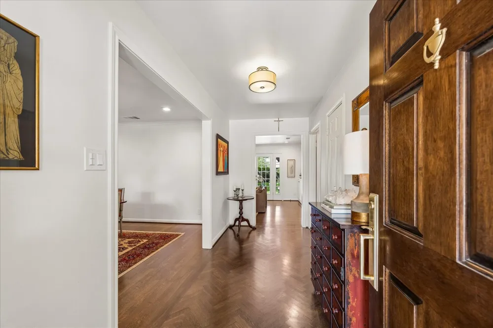 7902 Burgoyne Road Houston, TX 77063