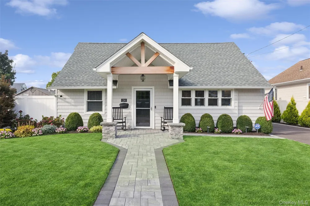 24 Essen Place Bethpage, NY 11714