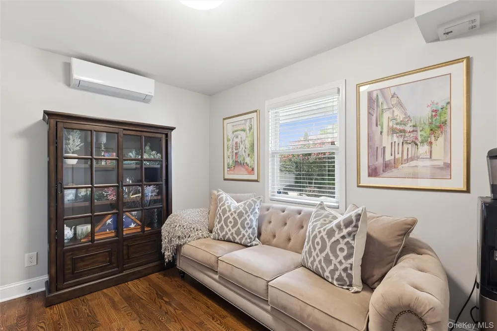 24 Essen Place Bethpage, NY 11714